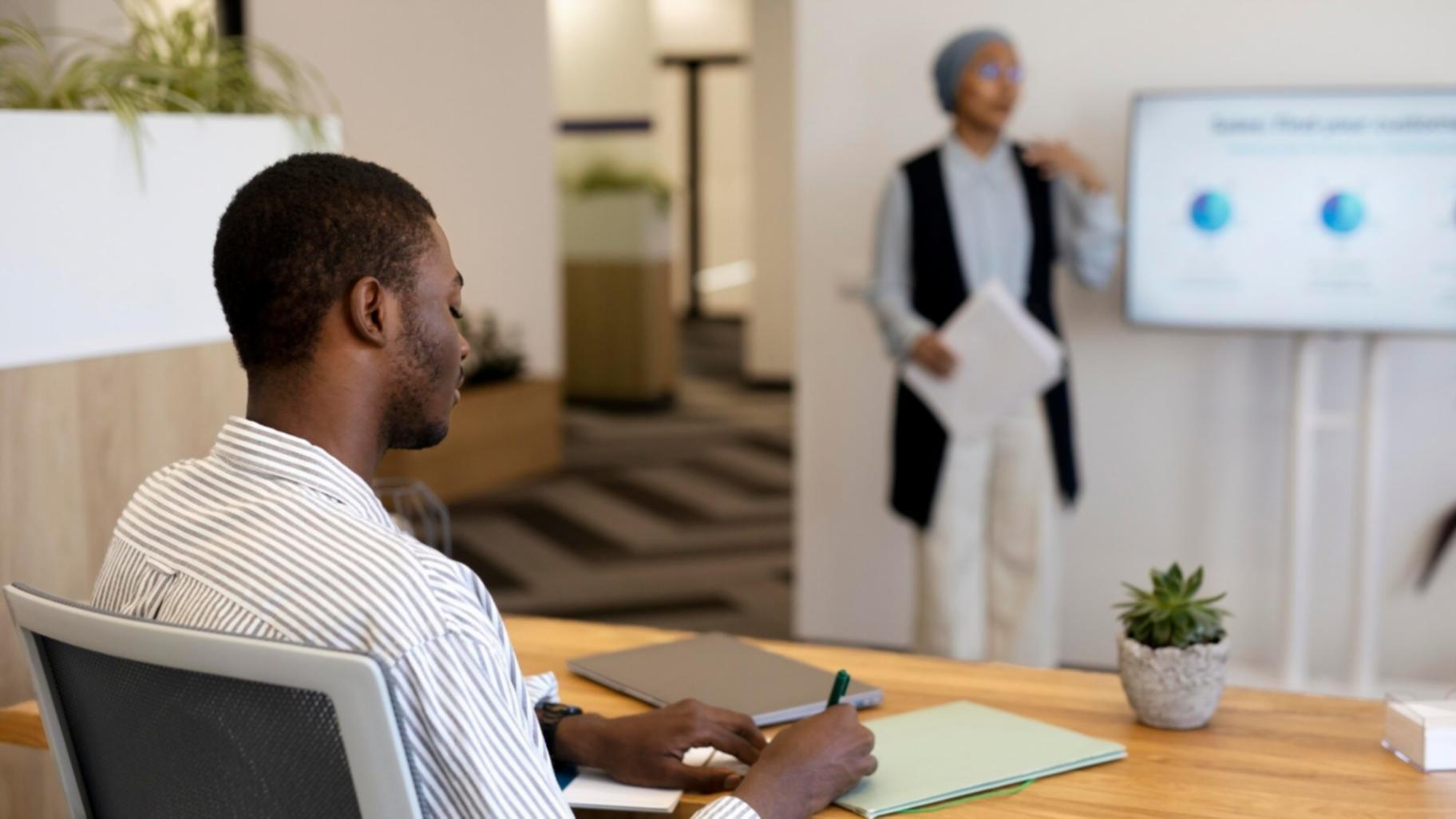 Session de formation en gestion de trésorerie avec tableaux de bord financiers